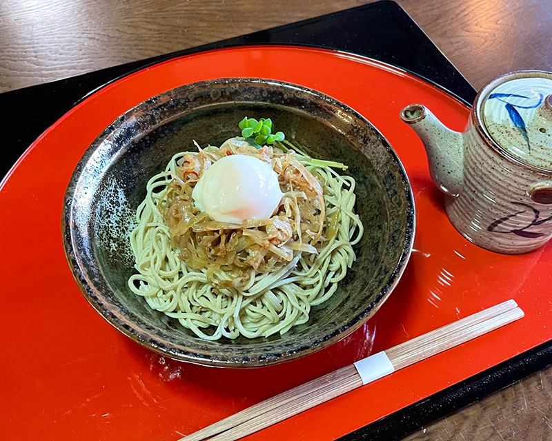 鶏ごぼう温玉 のせ旨そば